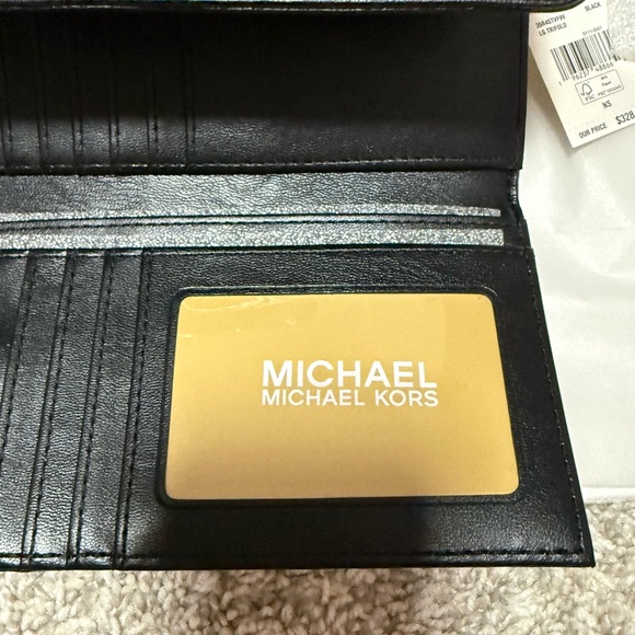 NWT Michael Kors Jet Set Travel Large Quilted Tri-Fold Wallet in Black - Picture 8 of 11